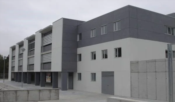 RENOVATION
																	ET AGRANDISSEMENT DU LYCEE D'ENSEIGNEMENT SECONDAIRE (IES)
																	CASTELLBISBALL (VALLES OCCIDENTAL)